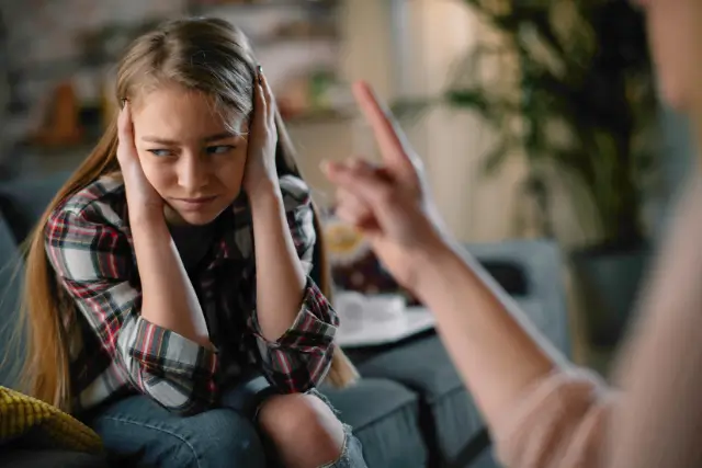 Investigamos Casos de maltrato infantil